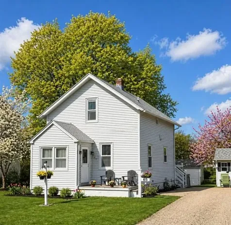 65 Maple Avenue Middletown RI 02842