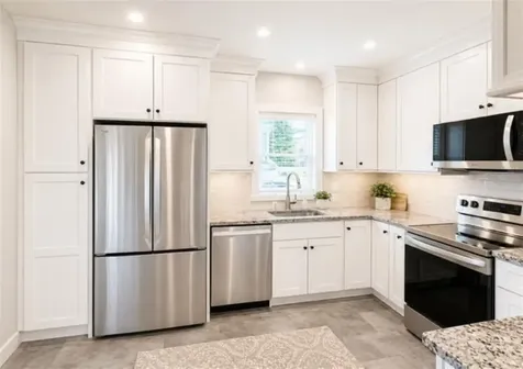 65 Maple Avenue Middletown RI 02842