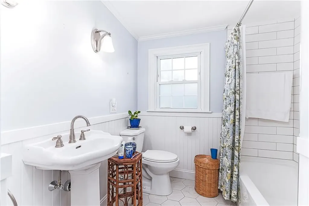 8 Gillooly Drive Warwick RI 02888