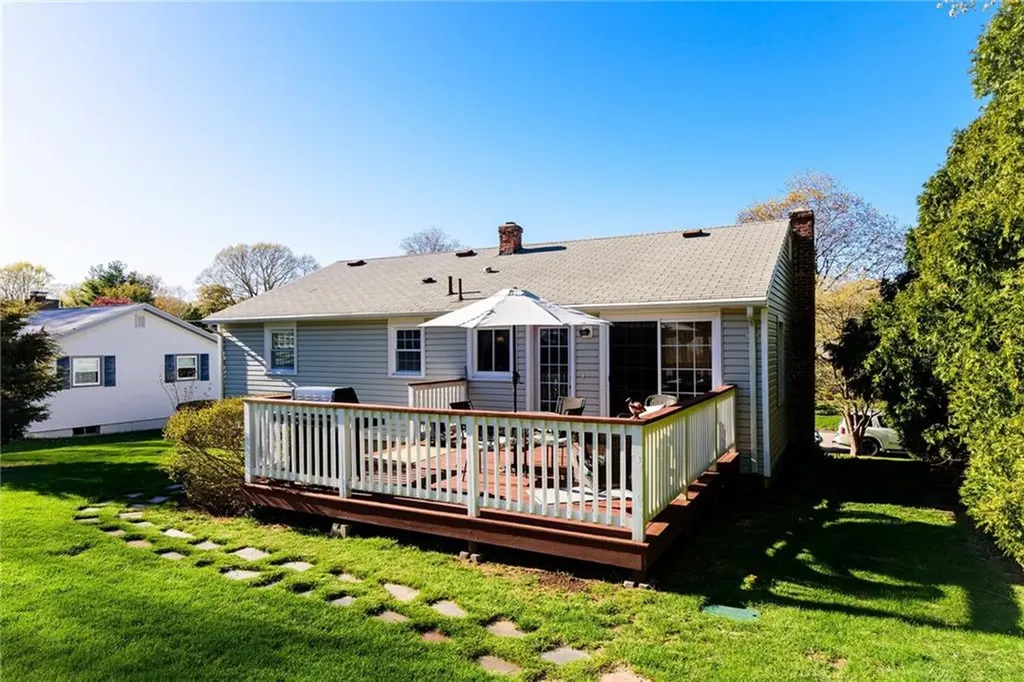 8 Gillooly Drive Warwick RI 02888