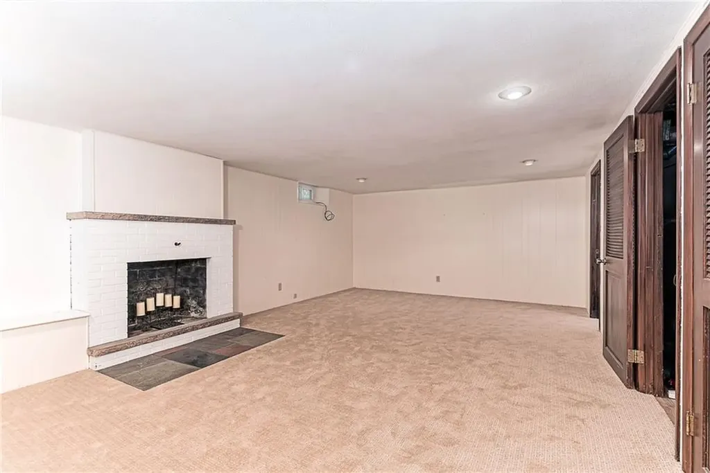 8 Gillooly Drive Warwick RI 02888