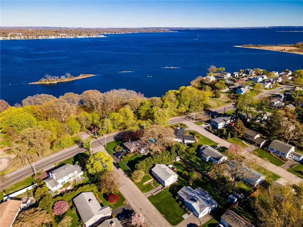 8 Gillooly Drive Warwick RI 02888
