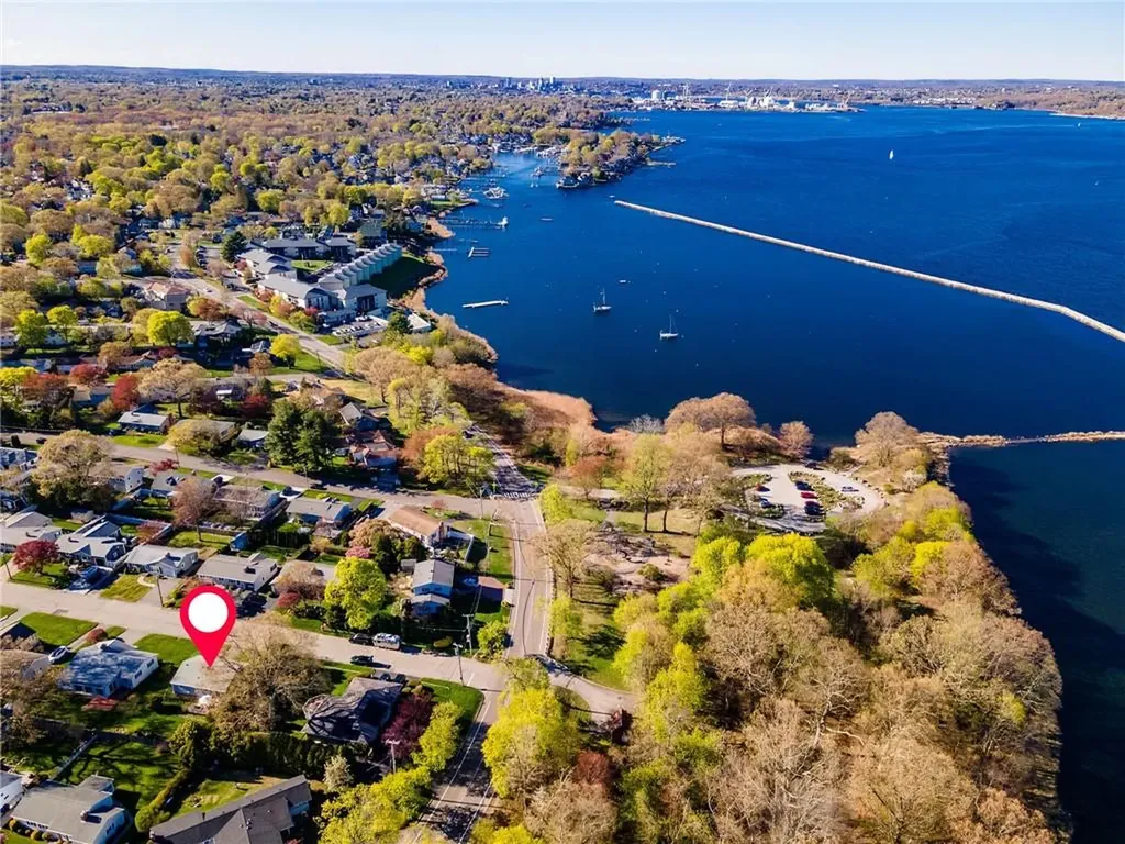 8 Gillooly Drive Warwick RI 02888