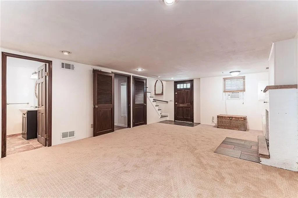8 Gillooly Drive Warwick RI 02888