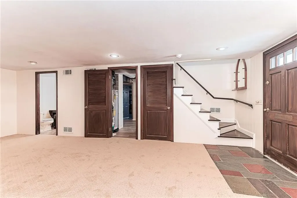 8 Gillooly Drive Warwick RI 02888