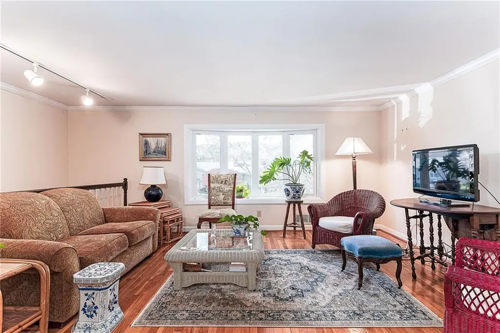 8 Gillooly Drive Warwick RI 02888