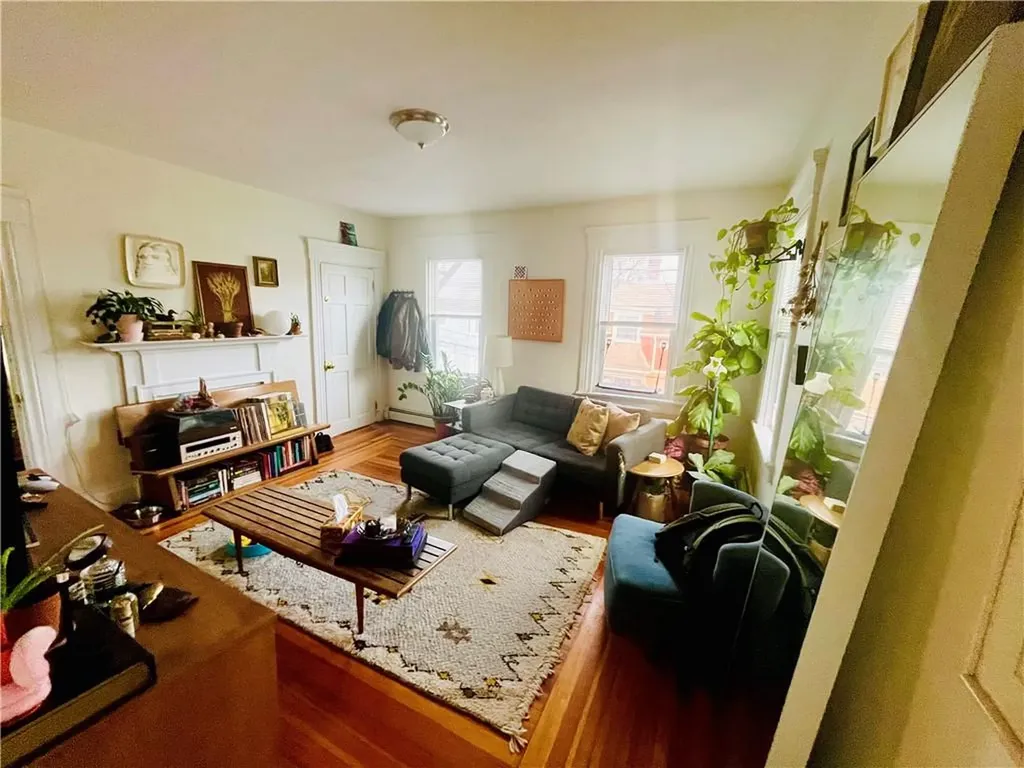 5 Lee Street Providence RI 02903