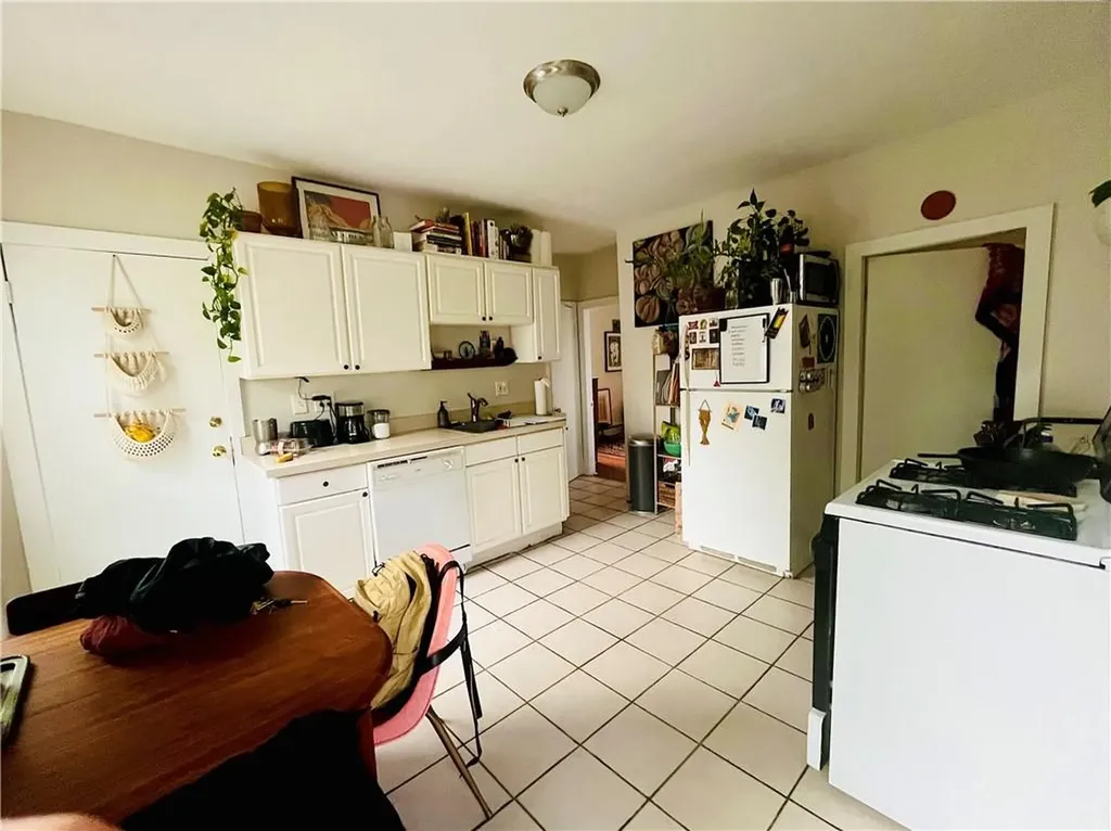 5 Lee Street Providence RI 02903