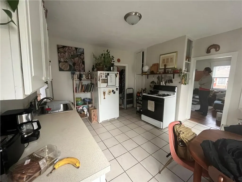5 Lee Street Providence RI 02903