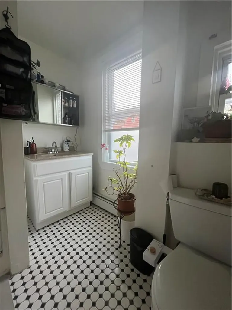 5 Lee Street Providence RI 02903