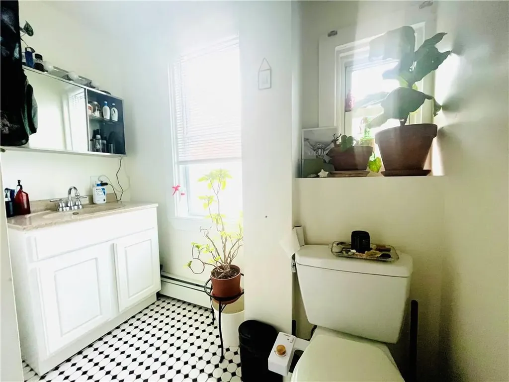 5 Lee Street Providence RI 02903