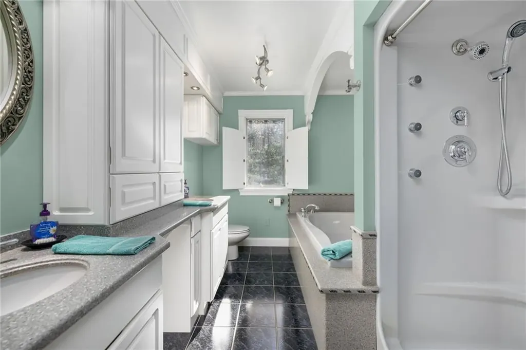 10 Oak Hill Road Scituate RI 02831
