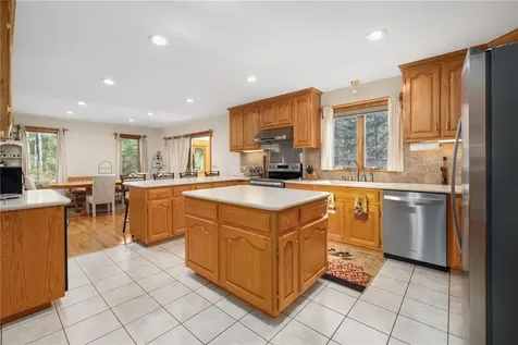 10 Oak Hill Road Scituate RI 02831