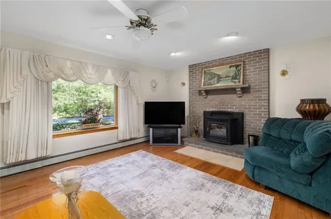 10 Oak Hill Road Scituate RI 02831