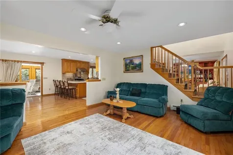 10 Oak Hill Road Scituate RI 02831