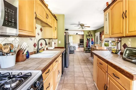 12 Abbey Lane Foster RI 02825