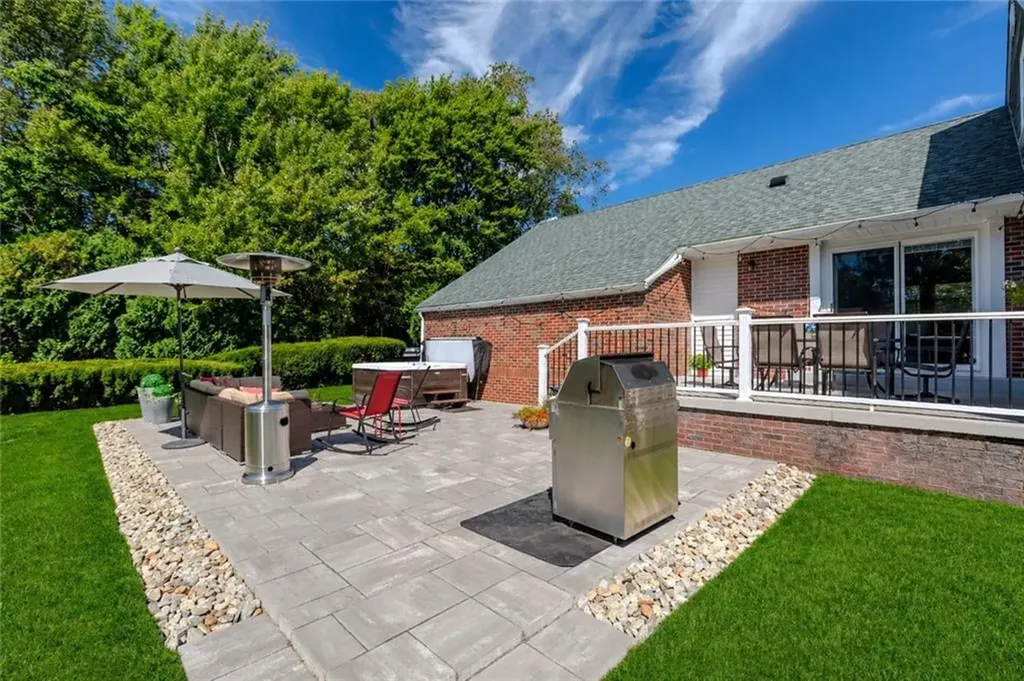 15 Golden View Drive Johnston RI 02919