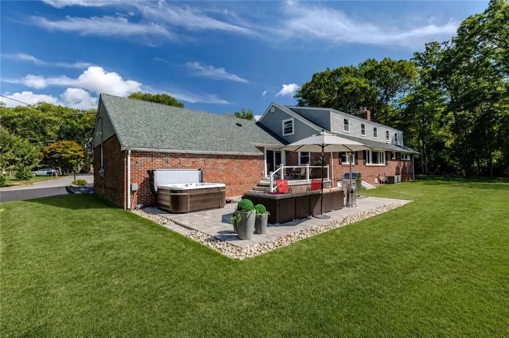 15 Golden View Drive Johnston RI 02919