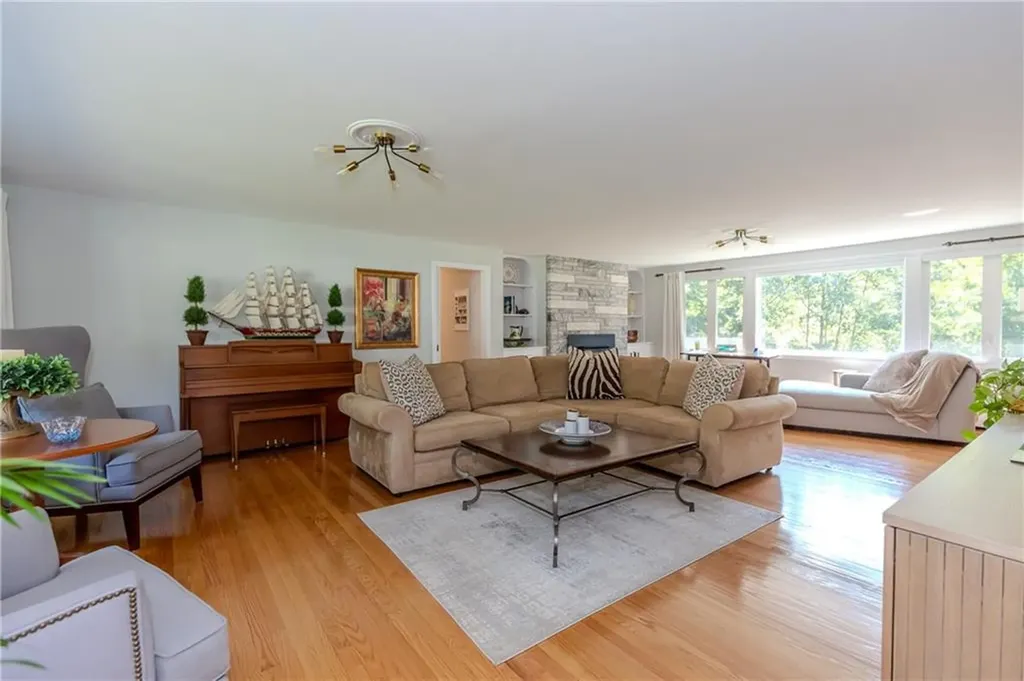 15 Golden View Drive Johnston RI 02919
