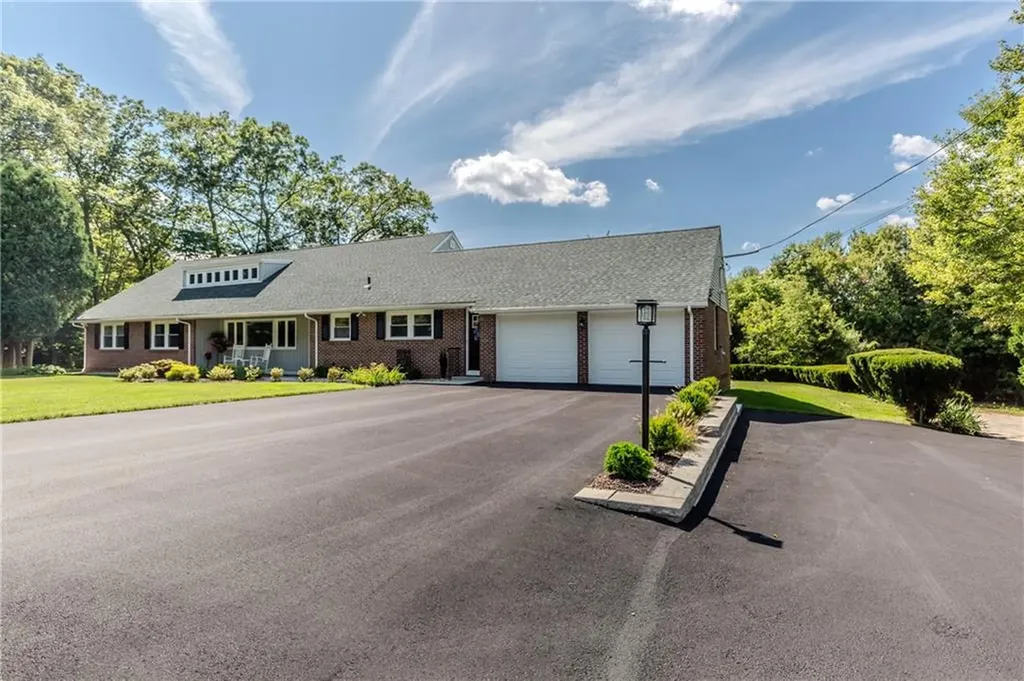 15 Golden View Drive Johnston RI 02919