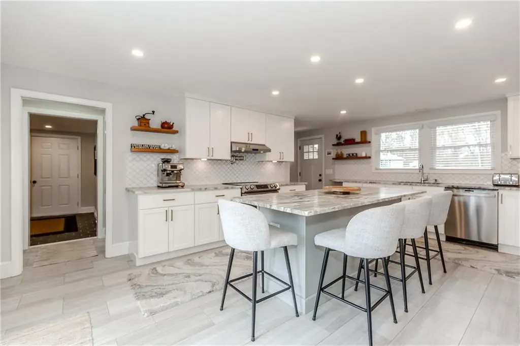 15 Golden View Drive Johnston RI 02919