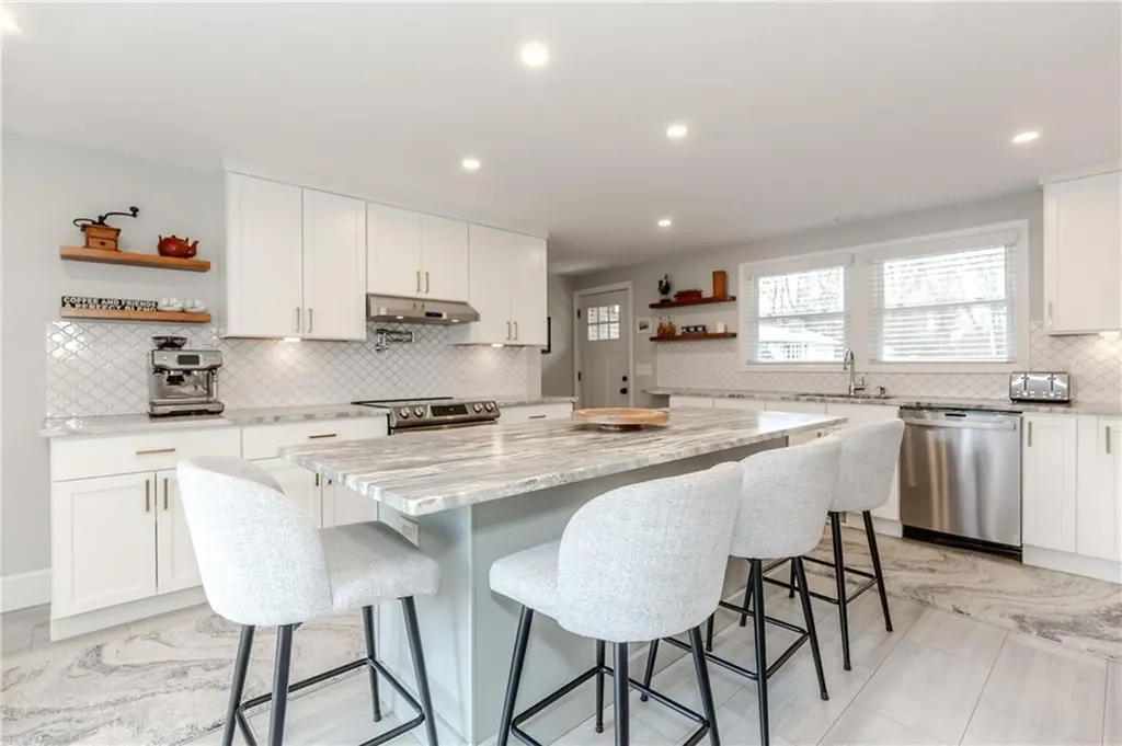 15 Golden View Drive Johnston RI 02919