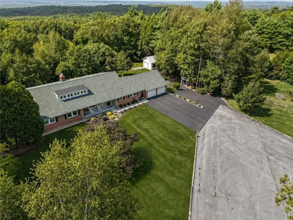 15 Golden View Drive Johnston RI 02919