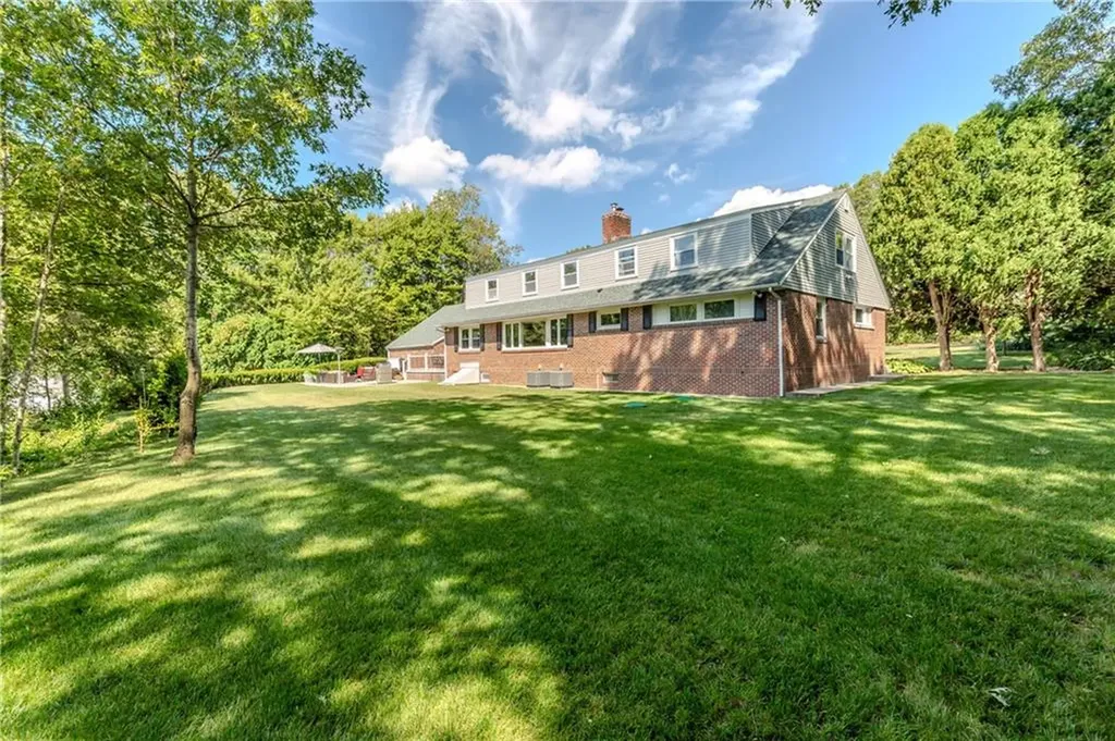 15 Golden View Drive Johnston RI 02919