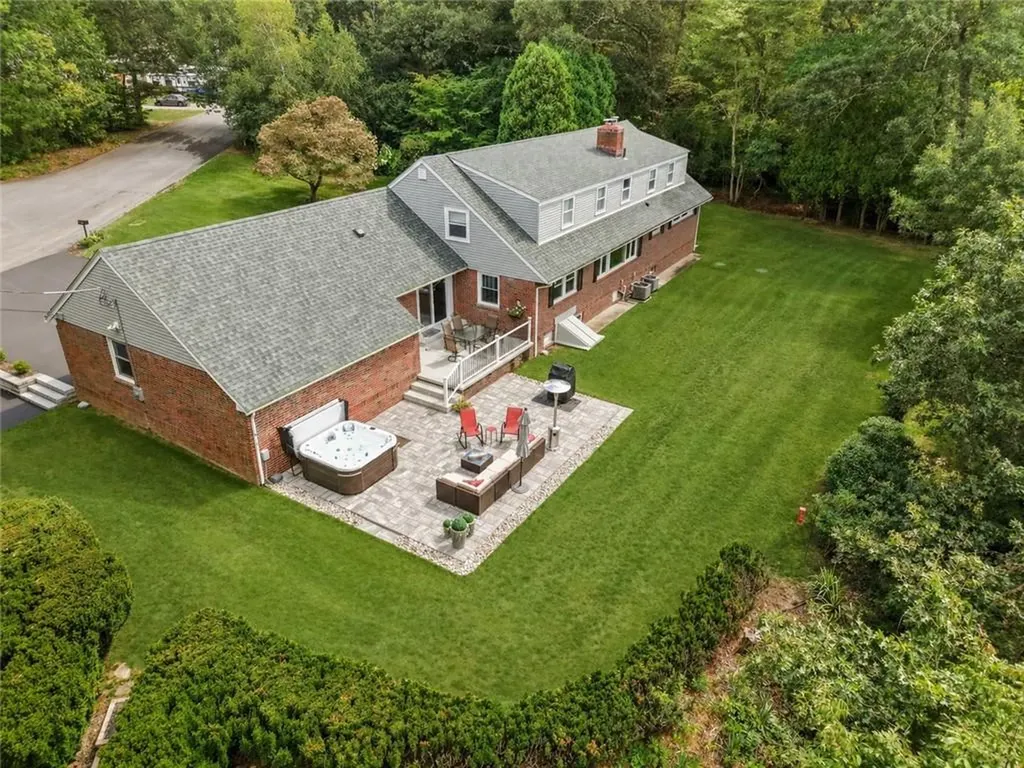 15 Golden View Drive Johnston RI 02919