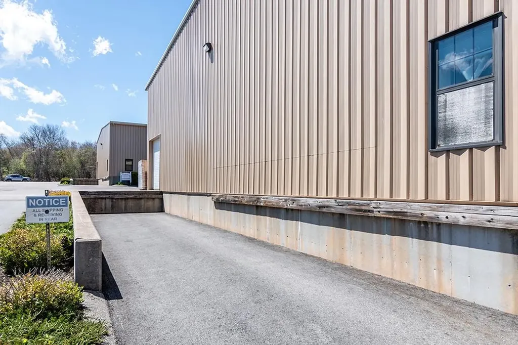376 Dry Bridge Road North Kingstown RI 02852