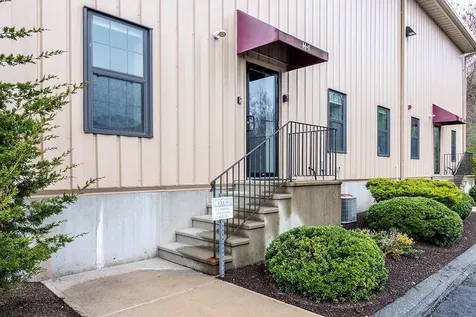 376 Dry Bridge Road North Kingstown RI 02852