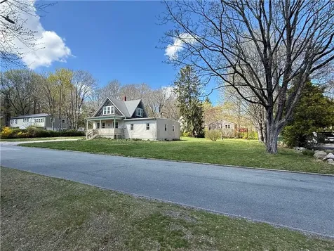 35 Highland Avenue South Kingstown RI 02879