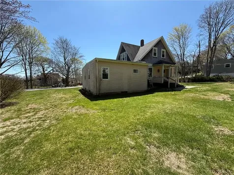 35 Highland Avenue South Kingstown RI 02879