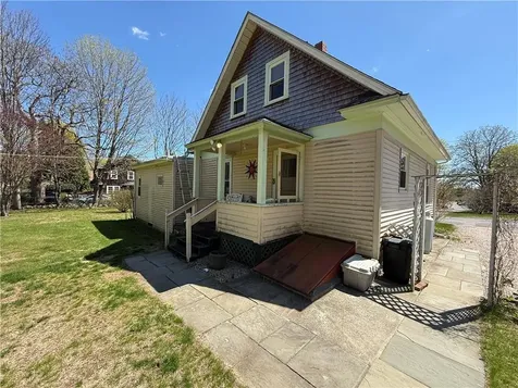 35 Highland Avenue South Kingstown RI 02879