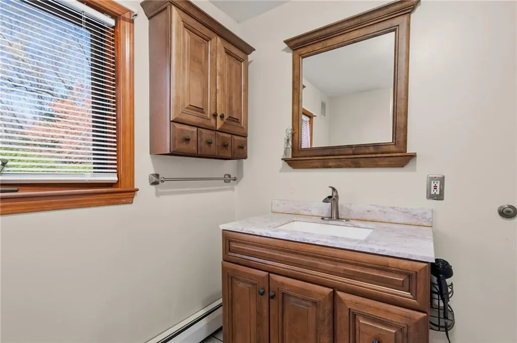 16 Elizabeth Avenue Smithfield RI 02917