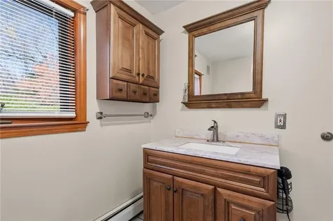 16 Elizabeth Avenue Smithfield RI 02917