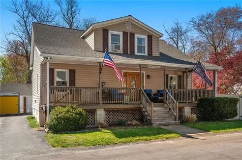 16 Elizabeth Avenue Smithfield RI 02917