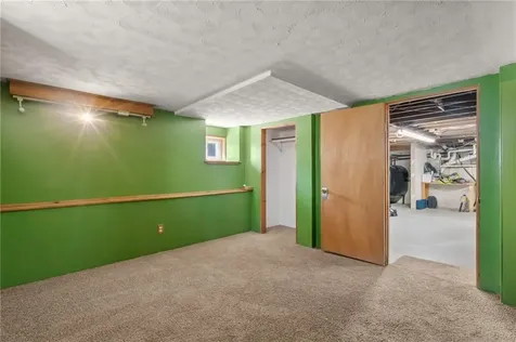 16 Elizabeth Avenue Smithfield RI 02917