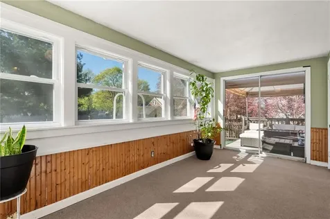 16 Elizabeth Avenue Smithfield RI 02917