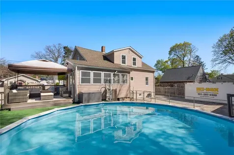16 Elizabeth Avenue Smithfield RI 02917