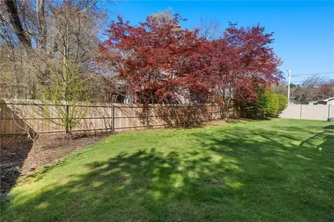 16 Elizabeth Avenue Smithfield RI 02917