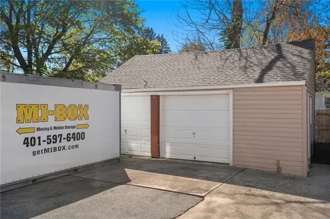 16 Elizabeth Avenue Smithfield RI 02917