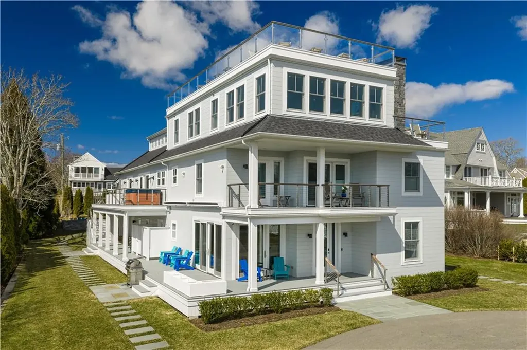 592 Tuckerman Avenue Middletown RI 02842
