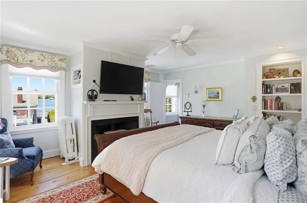 693 Hope Street Bristol RI 02809