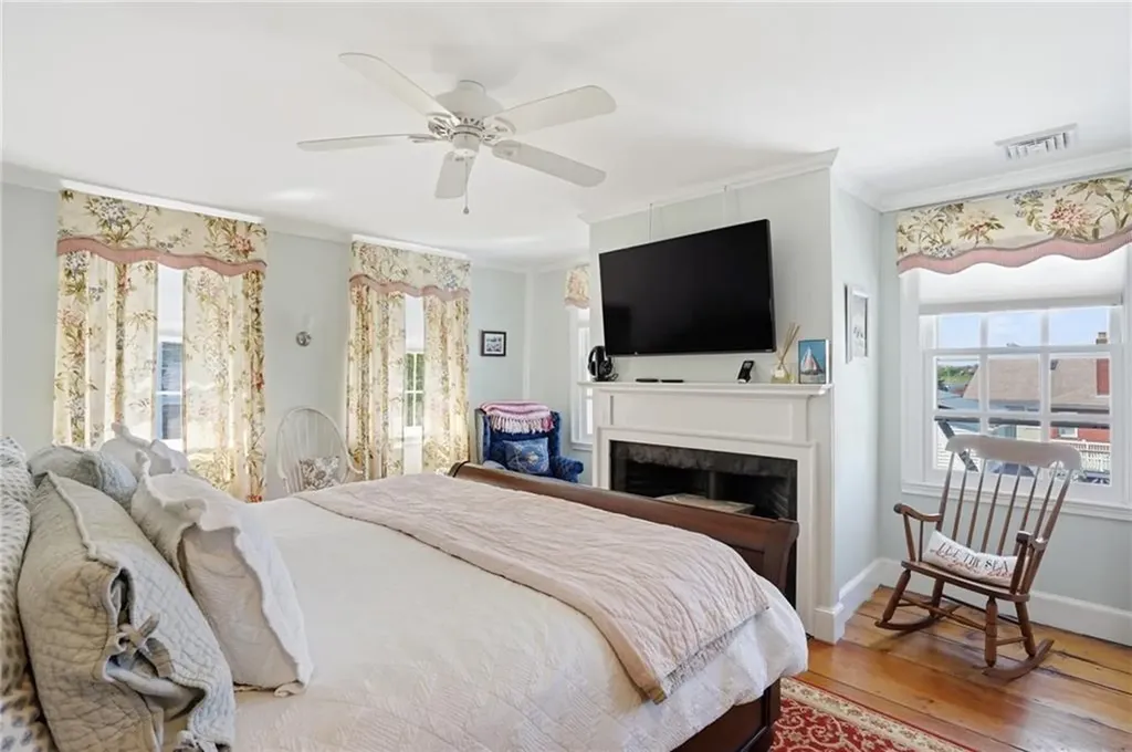 693 Hope Street Bristol RI 02809