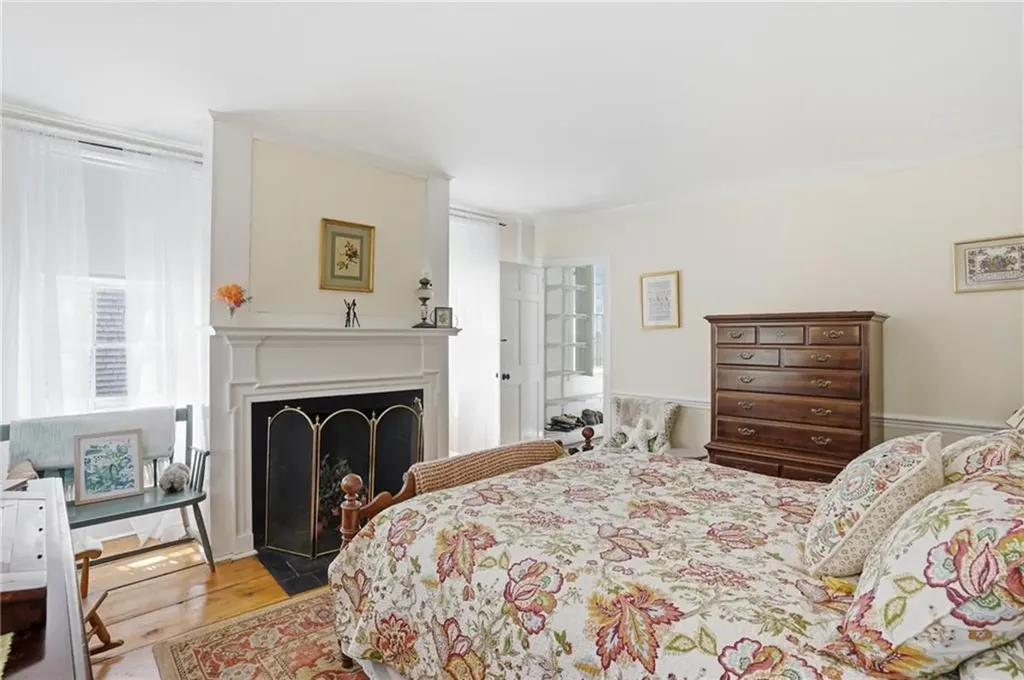 693 Hope Street Bristol RI 02809