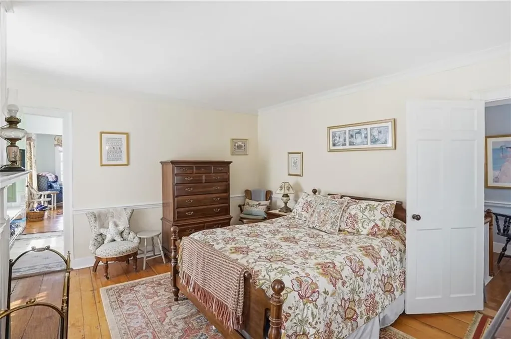 693 Hope Street Bristol RI 02809