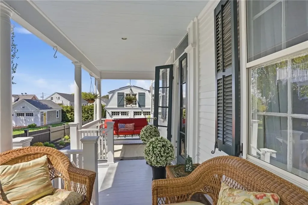 693 Hope Street Bristol RI 02809