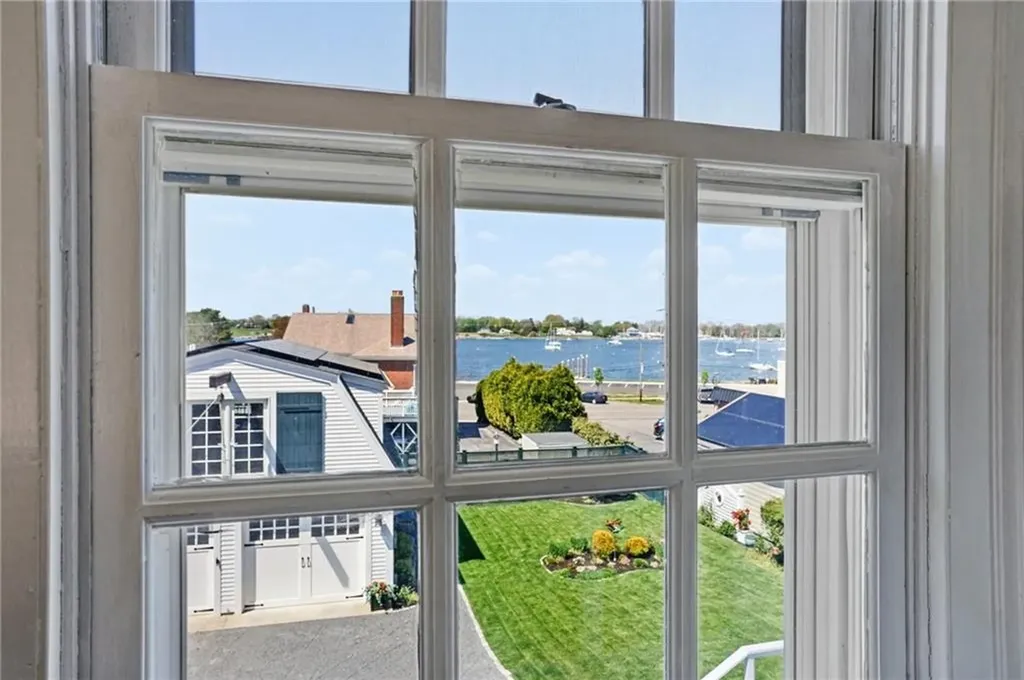 693 Hope Street Bristol RI 02809