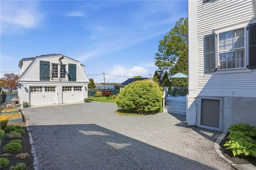 693 Hope Street Bristol RI 02809